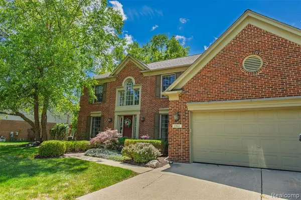 1964 Bloomfield Oaks, West Bloomfield, MI 48324