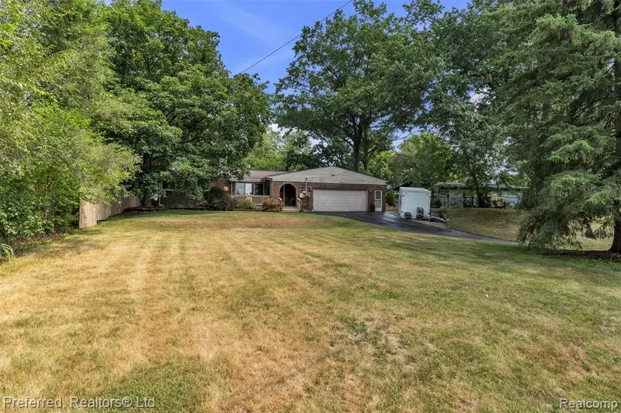 8822 Pontiac Lake, White Lake, MI 48386 - #3