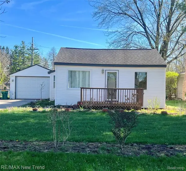 33503 Stocker, Farmington Hills, MI 48335