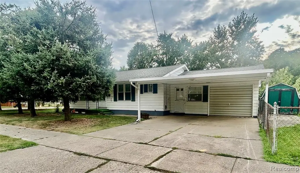 1005 N Jackson, Lapeer, MI 48446 - #1