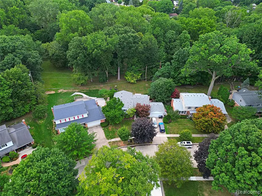 16087 Riverside, Livonia, MI 48154 - #2