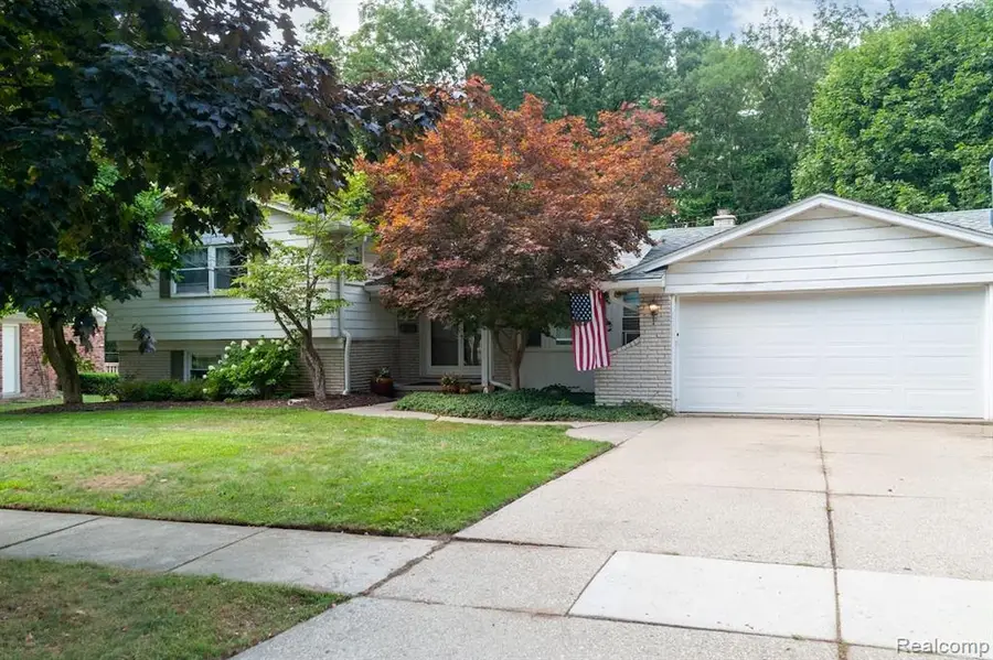 16087 Riverside, Livonia, MI 48154 - #3