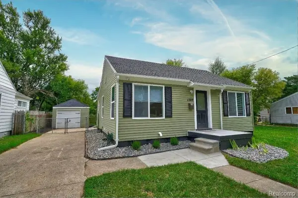 1305 Huron, Flint, MI 48507