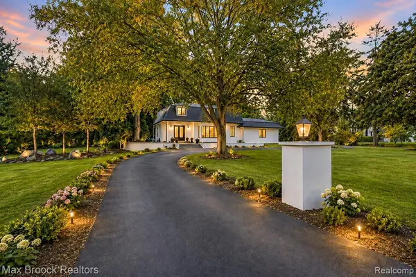 7244 Lahser, Bloomfield Hills, MI 48301