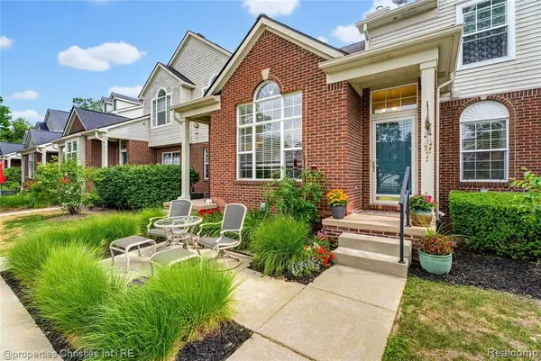 35104 Emma, Walled Lake, MI 48390