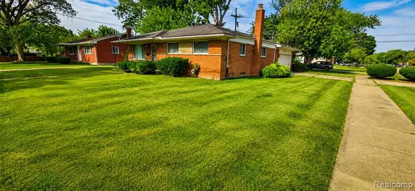 25055 Pierce, Southfield, MI 48075