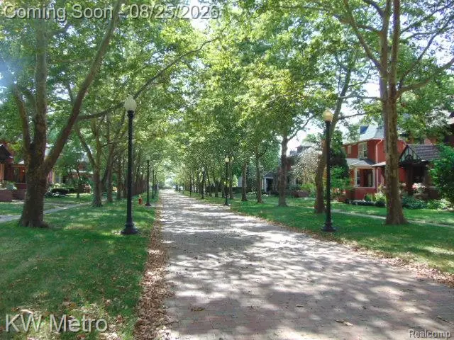 665 Pallister, Detroit, MI 48202 - #3