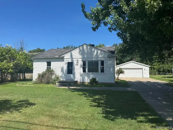 28860 Grayfield, Farmington Hills, MI 48336