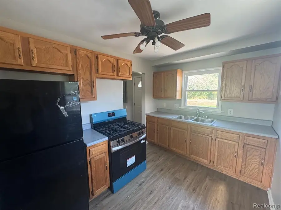 28860 Grayfield, Farmington Hills, MI 48336 - #3
