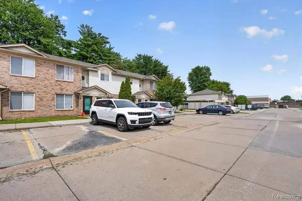 30336 Wedgewood, Roseville, MI 48066