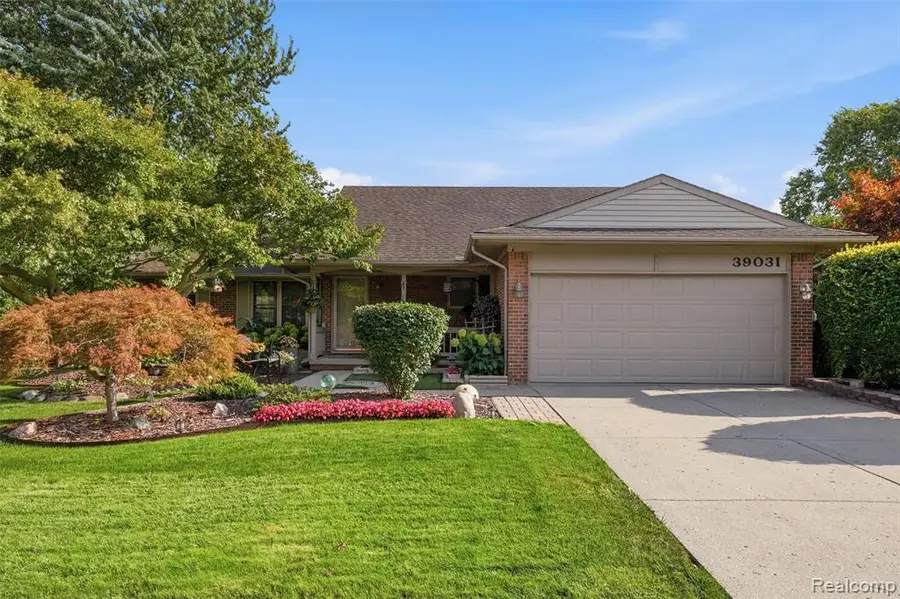 39031 Meeting House, Livonia, MI 48154 - #2