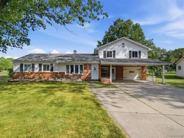 2542 Hearthside, Ypsilanti, MI 48198
