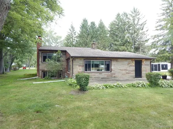 4006 N River Road, Fort Gratiot, MI 48059