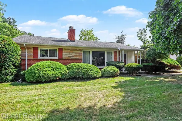 31805 Coronet, Farmington Hills, MI 48334