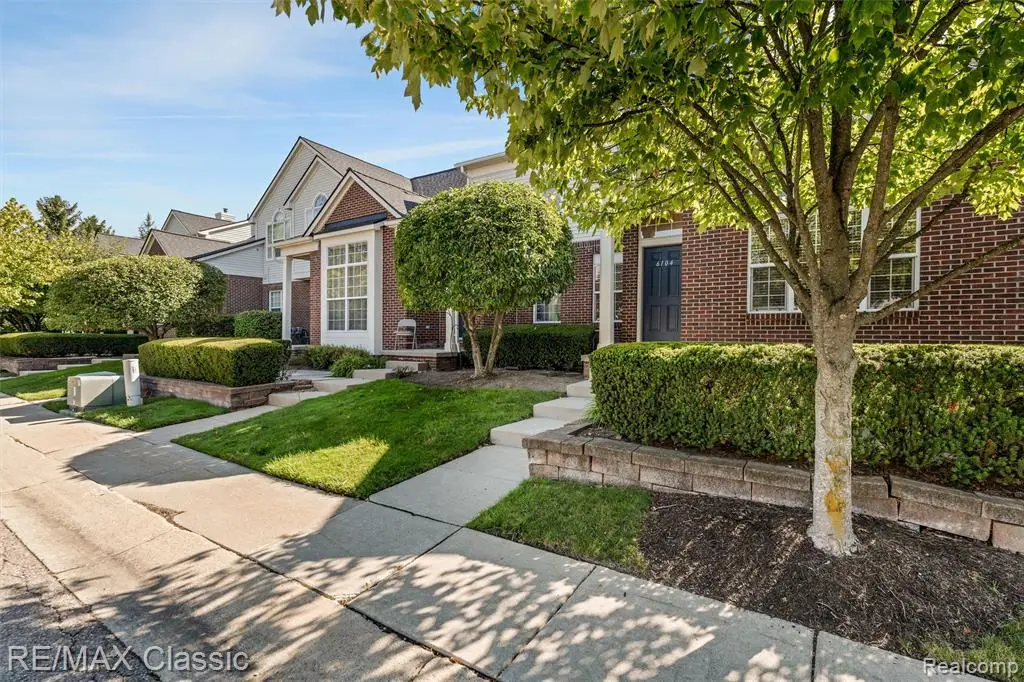 6104 Jasmine, Walled Lake, MI 48390 - #1