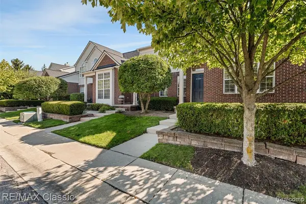 6104 Jasmine, Walled Lake, MI 48390