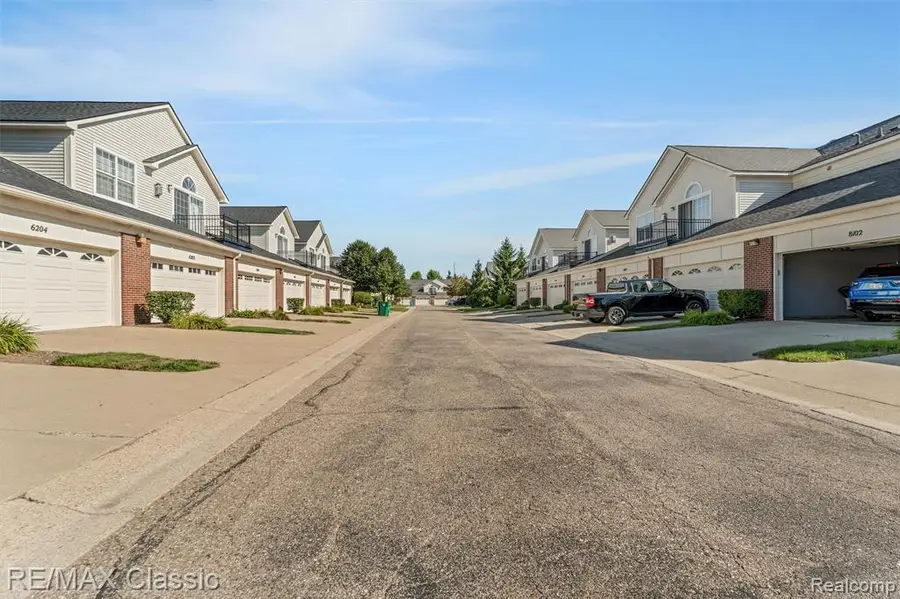 6104 Jasmine, Walled Lake, MI 48390 - #3