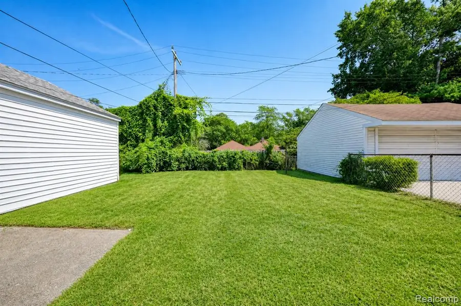 7472 N Vernon, Dearborn Heights, MI 48127 - #2