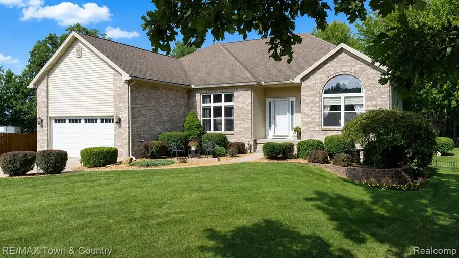 8263 Woodcreek, Swartz Creek, MI 48473 - #2
