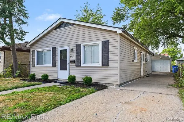 8209 Toepfer, Warren, MI 48089