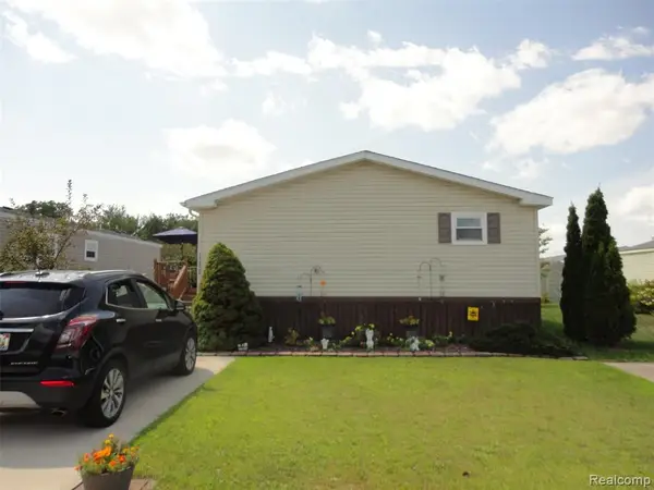 17826 Dennis, Romulus, MI 48174
