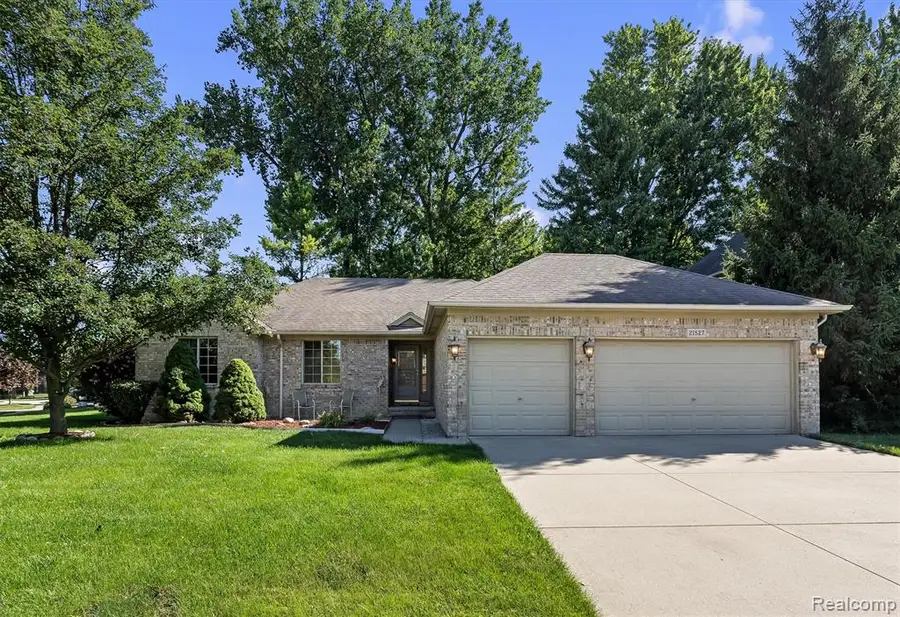 21527 Tangel, Macomb, MI 48044 - #2