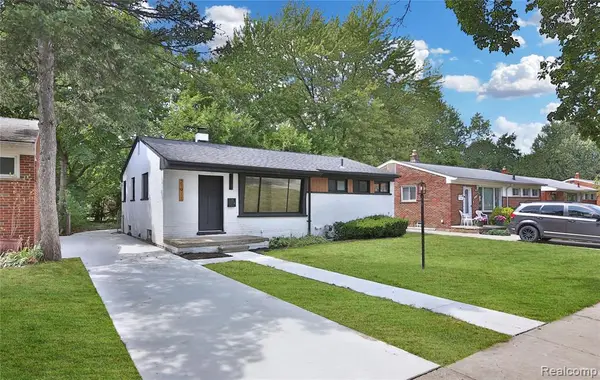 21911 Whitmore, Oak Park, MI 48237