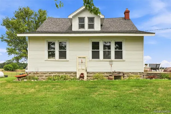 8647 Middleton, Corunna, MI 48817