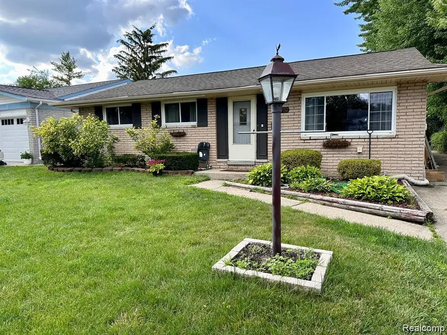 39752 Edmundton, Canton, MI 48187 - #3