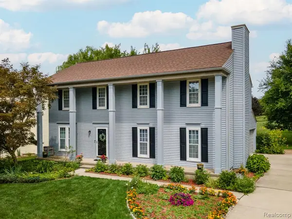 1952 Cedaredge, Rochester Hills, MI 48306