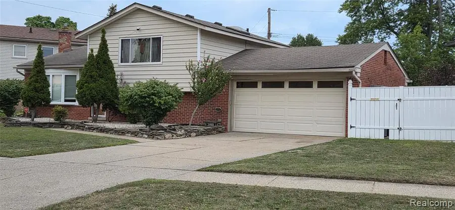 26612 Karen, Warren, MI 48091 - #2