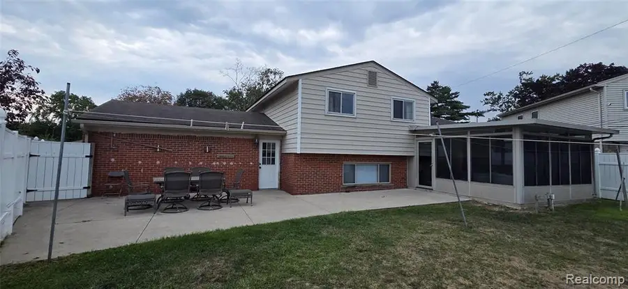26612 Karen, Warren, MI 48091 - #3