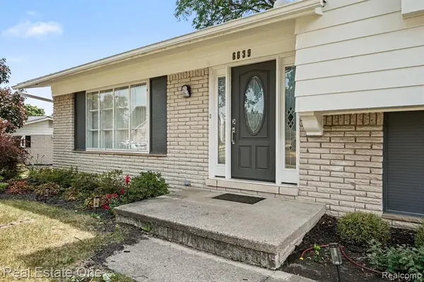 6639 Tamerlane, West Bloomfield, MI 48322
