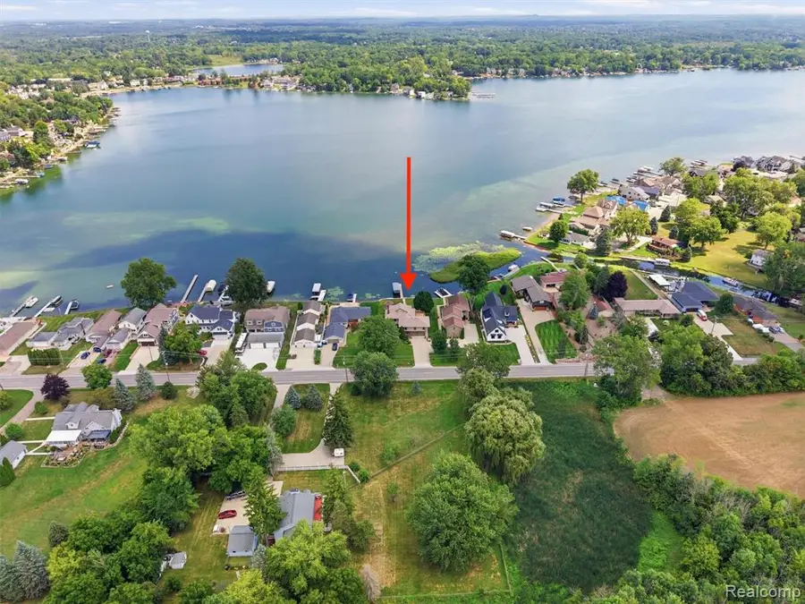 12067 Torrey, Fenton, MI 48430 - #3