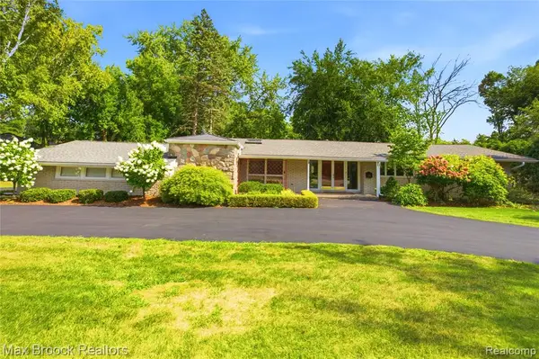 3159 Middlebury, Bloomfield Hills, MI 48301