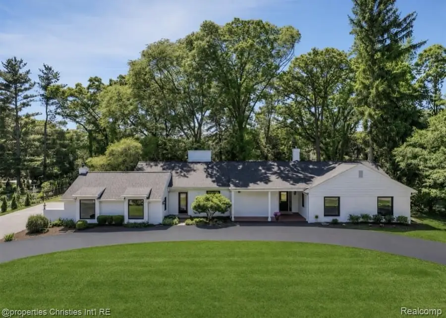 1257 Charrington, Bloomfield Hills, MI 48301 - #2