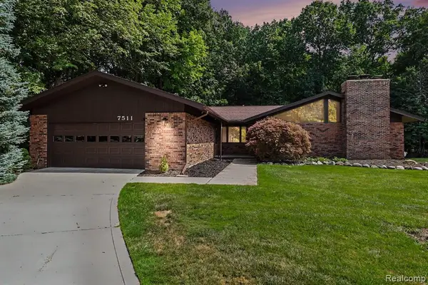 7511 Tiverton, West Bloomfield, MI 48322