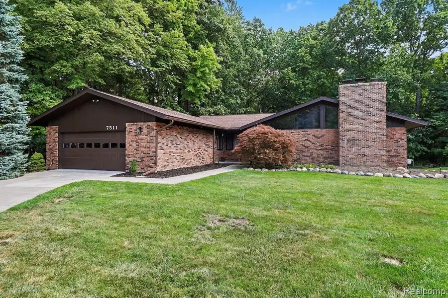 7511 Tiverton, West Bloomfield, MI 48322 - #3