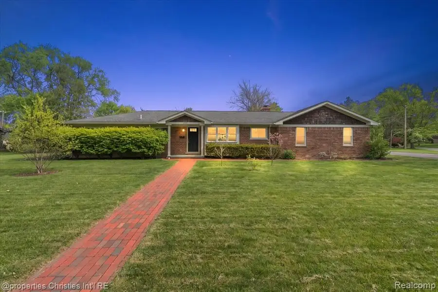 2985 Summervale, Bloomfield Hills, MI 48301 - #2