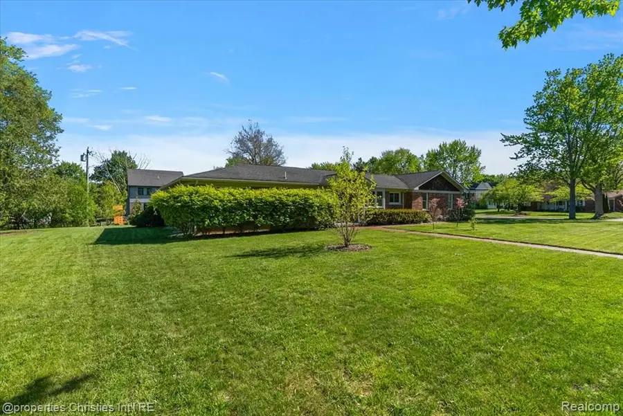 2985 Summervale, Bloomfield Hills, MI 48301 - #3