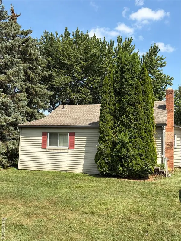 6580 Norton, Troy, MI 48085