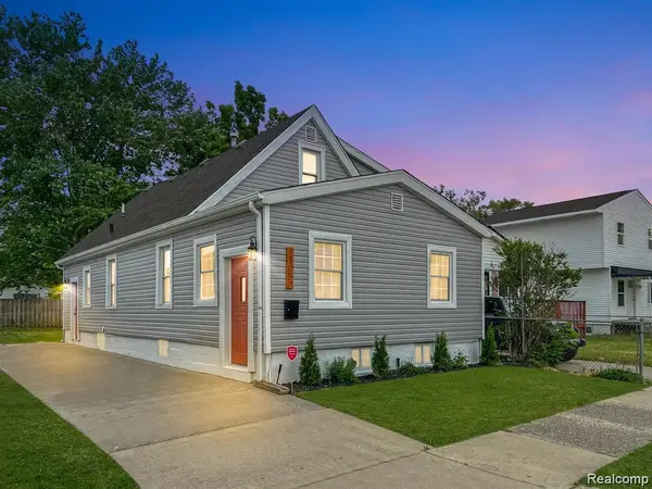 11052 Essex, Warren, MI 48089