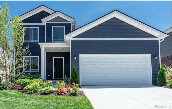002 Oak, Grand Blanc, MI 48439