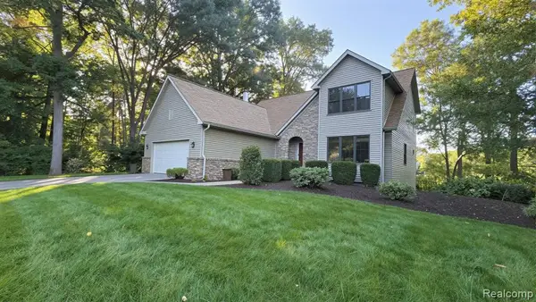 448 Fairwood, Pinckney, MI 48169