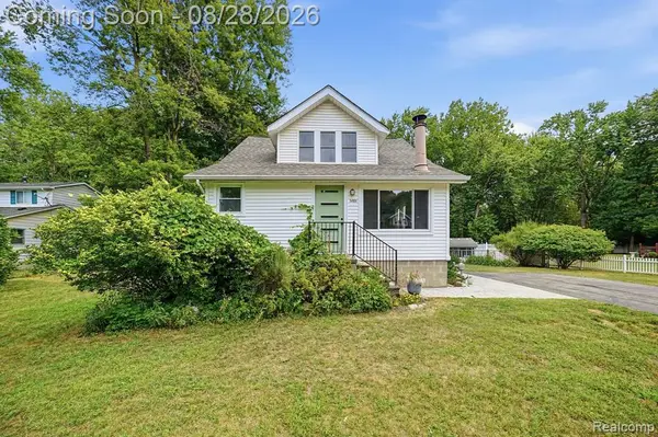 34004 Kirby, Farmington Hills, MI 48335