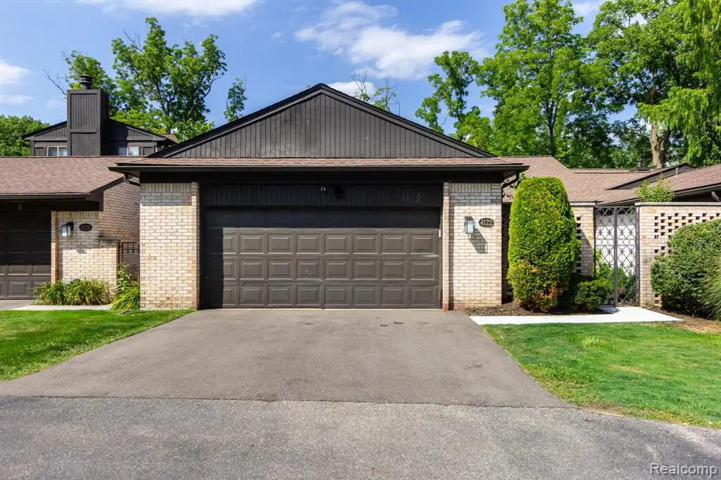 4122 Wabeek Lake, Bloomfield Hills, MI 48302 - #1