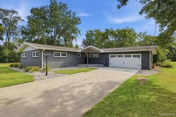 1360 Hemmeter, Saginaw, MI 48638