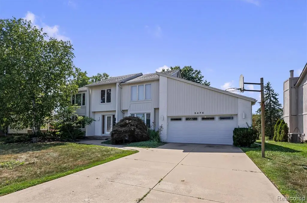 5474 Maple Leaf, West Bloomfield, MI 48322 - #1
