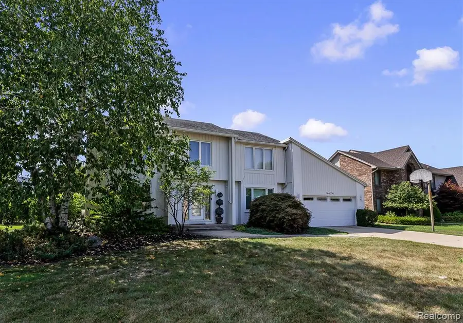 5474 Maple Leaf, West Bloomfield, MI 48322 - #3