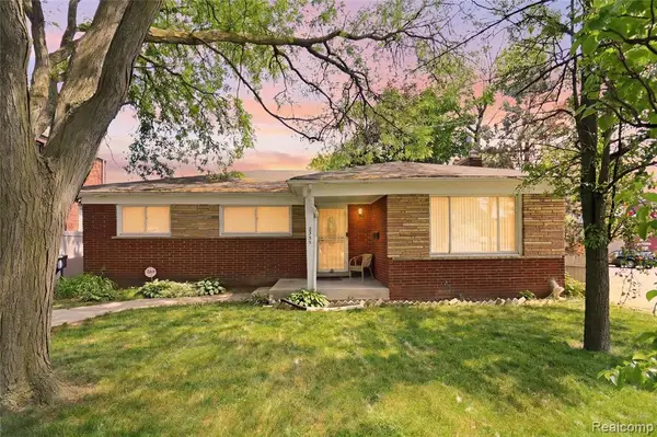 2555 W Boston, Detroit, MI 48206